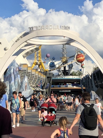 Tomorrowland Entrance2.jpg