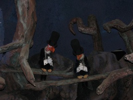 Two vultures who taunt guests as they ascend to the top of Splash Mountain